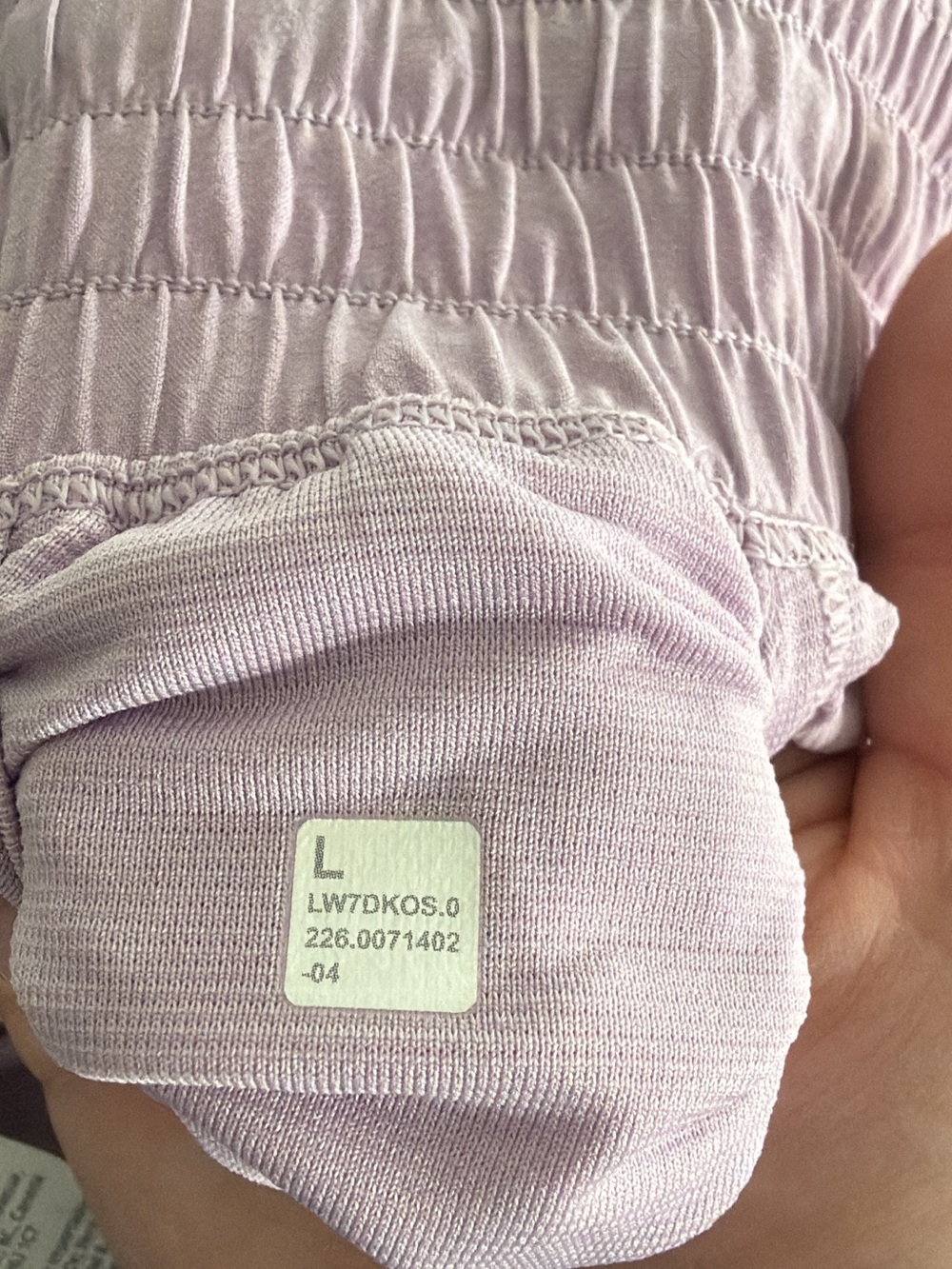 lululemon Large Shake it Out HR 2.5” Shorts in Purple - Picture 5 of 8